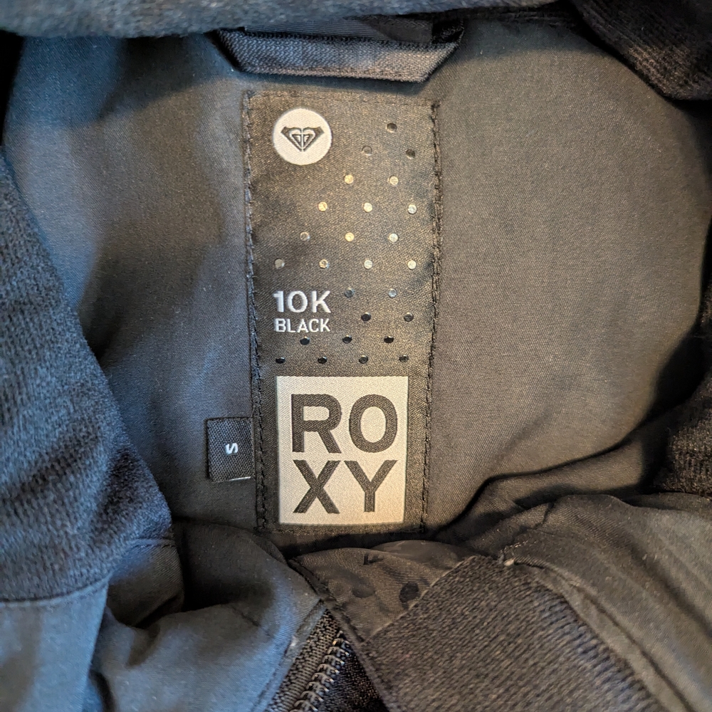 Roxy Black Jacket with Subtle Pattern - Picture 13 of 15